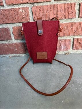 Graf Lantz Hana Merino wool Phone Crossbody